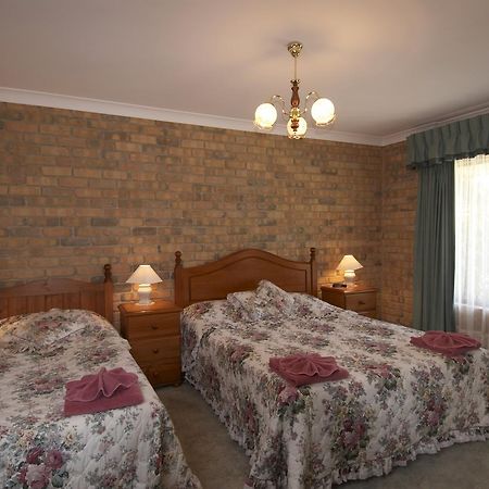 Acacia Apartments Кингскоут Екстериор снимка